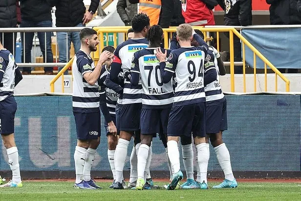 Kasımpaşa, Çaykur Rizespor'u 3-1 yendi | MAÇ SONUCU-3