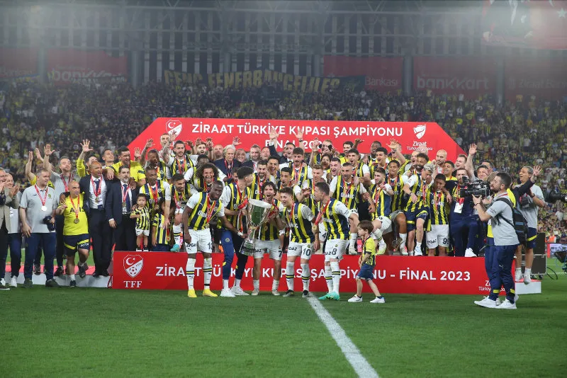 Fenerbahçe'ye menajerlerden dev teklif! 80 milyon euroluk yıldız - 3