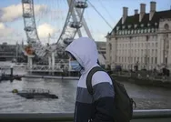 İngilterede koronavirüs Kovid-19 nedeniyle ölenlerin sayısı 465e yükseldi