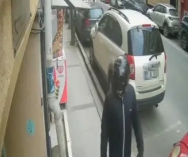 Yönetmen Yüce’yi kargo tuzağıyla kurşunladılar! Saldırganların kaçış anı kamerada-3