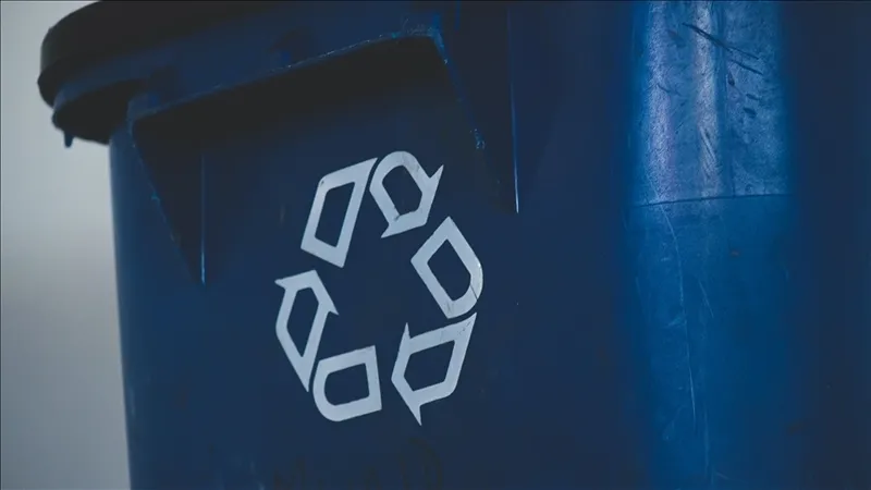 sarraflar-bile-pesine-dustu-sakin-kaptirmayin-her-evde-var-icinden-22-ayar-altin-cikiyor-1707830551725.jpg Sarraflar bile peşinde sakın kimseye kaptırmayın! Her evde bulunuyor %98'inden fazlası altın-3