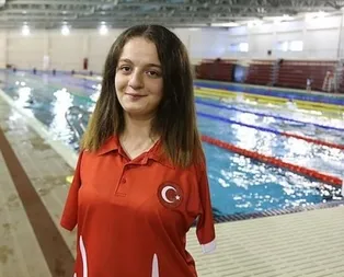 Sümeyye Boyacı Dünya Paralimpik Yüzme Şampiyonasında ikinci oldu
