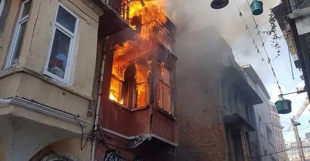 son dakika istanbul beyoglu nda yangin panigi takvim