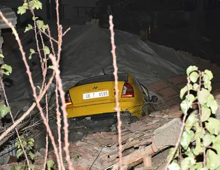 Evin çatısında ne arıyor bu!