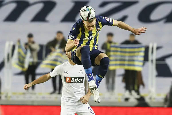 super-ligde-en-cok-deger-kazanan-ve-degeri-en-cok-dusen-futbolcular-1640852390132.jpg Süper Lig'de en çok değer kazanan ve değeri en çok düşen futbolcular-2