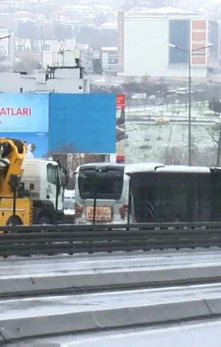 Esenyurt'ta metrobüs kazası! Yaralılar var