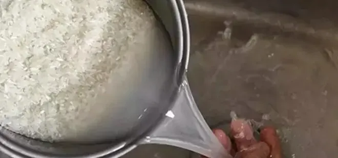 pirincin-suyunu-sakin-dokmeyin-ne-ise-yaradigini-duyunca-agziniz-acik-kalacak-1712009246236.jpeg
