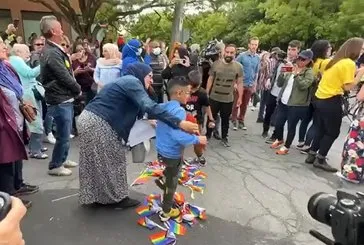 Müslüman ve Hristiyan aileler sokağa çıktı!