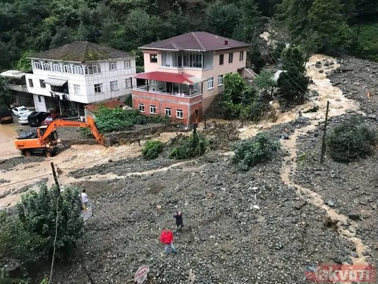 Rize’de 1 ev çöktü, 22 ev boşaltıldı, mahsur kalanlar kurtarıldı