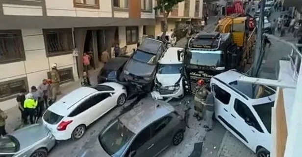 Başakşehir’de kayan vinç park halindeki 23 araca çarptı