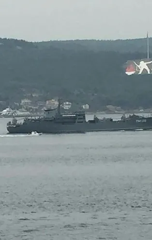 Son dakika: Rus savaş gemisi Çanakkale Boğazı'ndan geçti