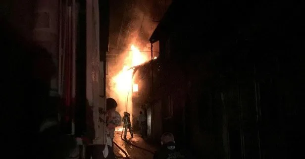 Son dakika: Bursa’da iki katlı binada korkudan yangın