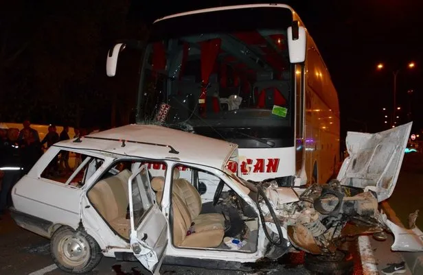 Kirsehir De Yolcu Otobusu Otomobile Carpti 3 Olu Takvim