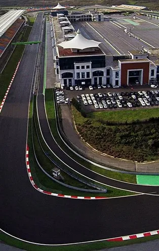 F1 pistinin asfaltı yenileniyor