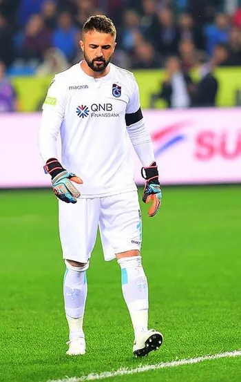 Son dakika: Trabzonspor'da Burak Yılmaz ve Onur Kıvrak süresiz kadro dışı!-1