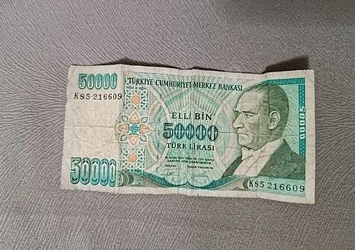 50000-100000-tllik-bu-eski-banknotu-bulanlar-mujde-zengin-oldunuz-tek-bir-tanesi-bile-servet-ediyor-sizde-de-v-1688207378059.jpg Tek bir tanesi bile servet ediyor! 50.000-100.000 TL'lik bu eski banknotu bulanlar müjde zengin oldunuz! Sizde de varsa...-4