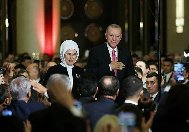 baskan-erdogan-goreve-baslama-toreninde-konustu-85-milyonu-bagrimiza-basacagiz-1685806624750.jpeg Başkan Erdoğan Göreve Başlama Töreni'nde konuştu: 85 milyonu bağrımıza basacağız-5