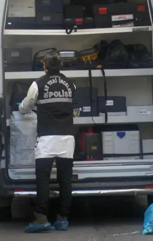 Eşini uykusunda silahla vurarak öldürdü