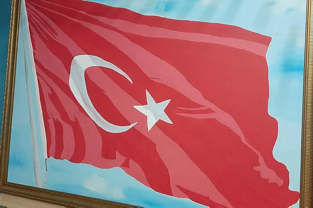 Türk bayrağına 36 bin 647 şehidin adını yazdılar