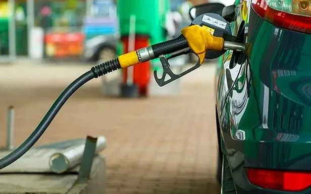 benzin-ve-motorine-indirim-var-mi-8-nisan-zamli-akaryakit-fiyatlari-bp-opet-shell-petrol-ofisi-mazot-litresi-n-1649348083790.jpg 8 Nisan zamlı akaryakıt fiyatları: BP, Opet, Shell, Petrol Ofisi! Mazot litresi ne kadar, kaç TL oldu? BENZİN VE MOTORİNE İNDİRİM VAR MI?-3