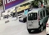 Son dakika: Esenyurt'ta korku dolu anlar: Minibüs çocuğa çarptı, sürücüye çevredekiler saldırdı