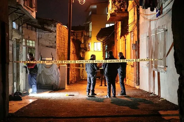 İzmir'in Konak ilçesinde kiracı, ev sahibini pompalı tüfekle öldürdü