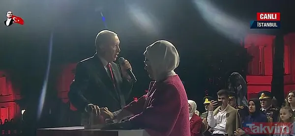 Başkan Erdoğan 'Türkiye Yüzyılı' butonuna bastı! Boğaz'da tarihi 'Cumhuriyet' şöleni: Nefes kesen havai fişek ve drone gösterisi - 2