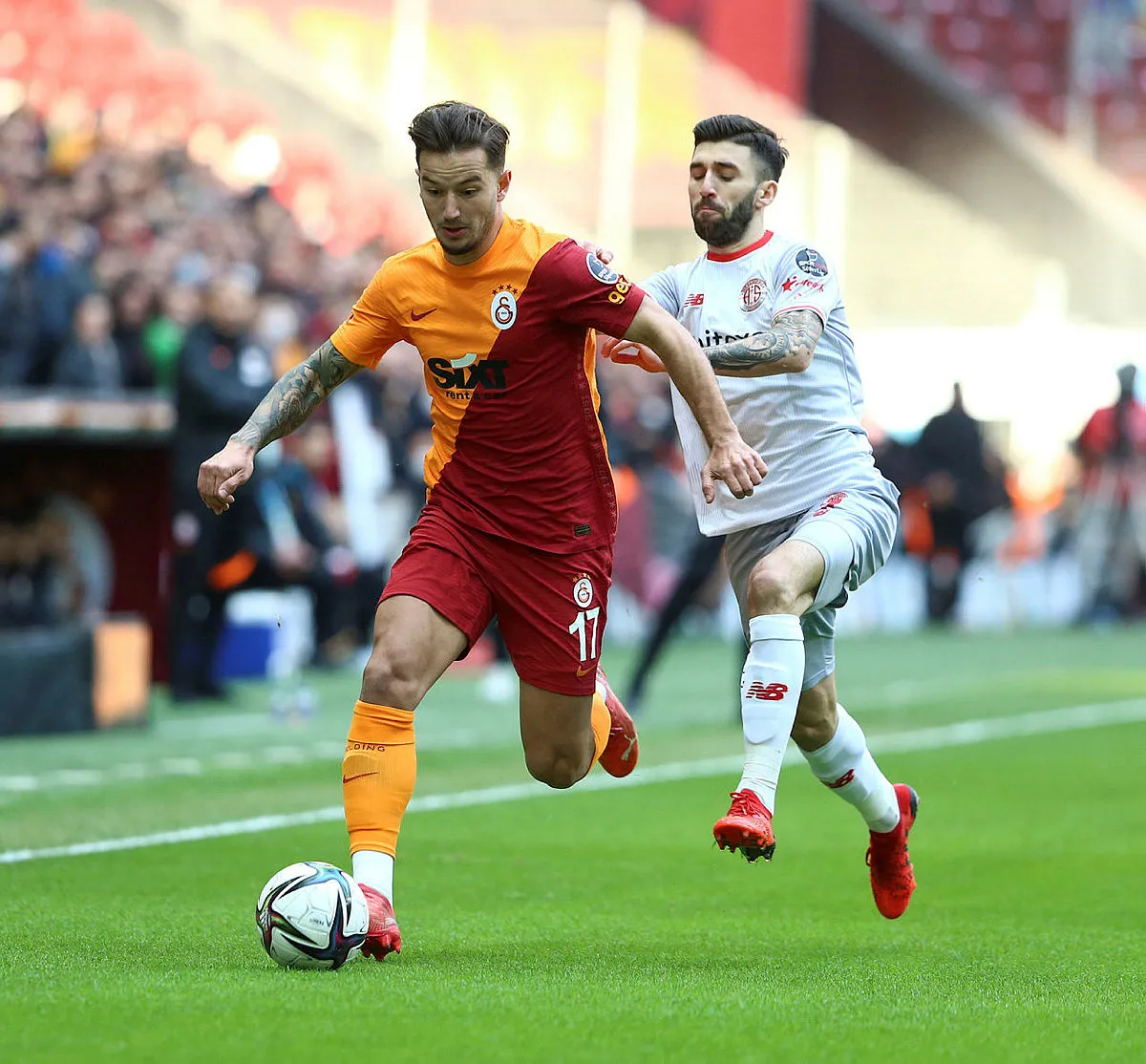 Galatasaray'da büyük temizlik! O isimlerle yollar ayrılıyor - 21