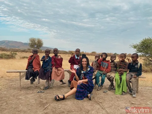 Bir Zamanlar Çukurova'nın Gülten'i Selin Genç tatilci moduna girdi sarı straplez elbisesiyle yaktı geçti! Her haliyle güzel - 9