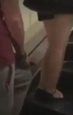 Metroda kadınların eteklerinin altını çeken sapık yakalandı
