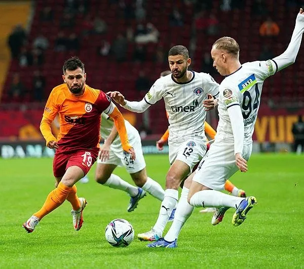 aslan-paramparca-galatasaray-1-3-kasimpasa-mac-sonucu-ozet-1642707581546.jpeg