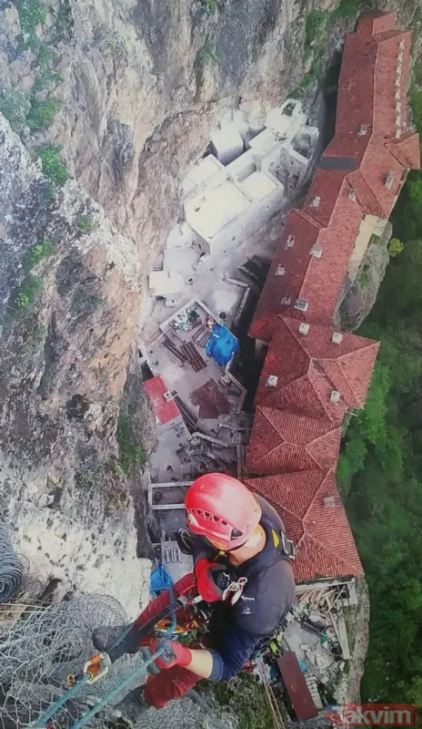 Geçmişi 1600 yıl öncesine dayanıyor: 360 tonluk kaya bitlendi iğneyle kuyu kazıp yeni odalar ortaya çıktı! Sümela Manastırı'na ziyaretçi akını - 18