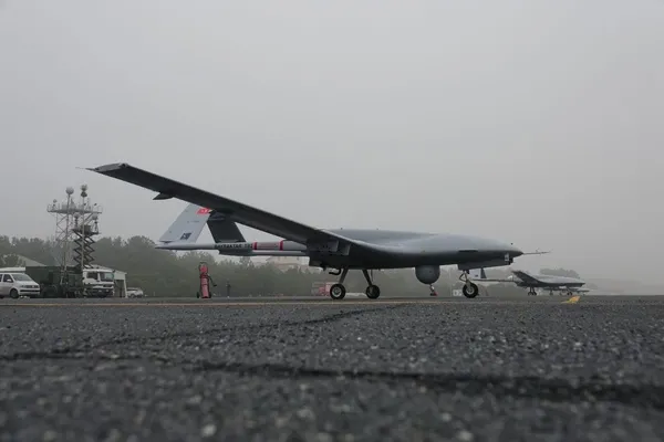 Yunanistan'da SİHA korkusu! Manşetten böyle verdiler: Sessiz ölüm makineleri-5