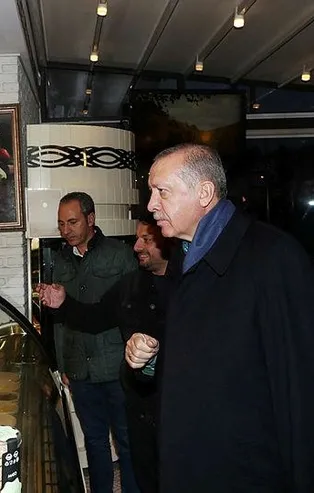 Başkan Erdoğan pastaneden alışveriş yaptı