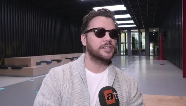 "Bana şarkı yazılmasını çok isterim" Müge Anlı muradına erdi! Sinan Akçıl'dan Müge Anlı'ya canlı yayında sürpriz!