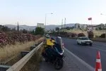 İzmir’de bariyere çarpan motosikletin sürücüsü motokurye öldü