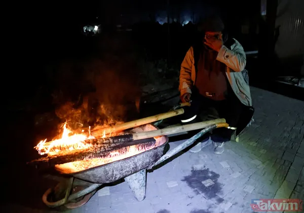 Hatay'da deprem! 6,4'lük sarsıntı sonrası büyük panik! İşte deprem sonrası yıkım anı - 18