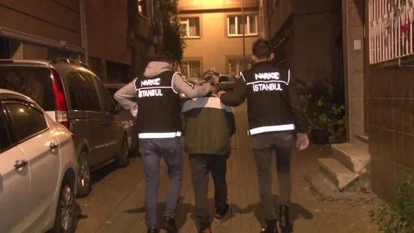 İstanbul'da torbacılara şafak operasyonu: 25 şüpheli gözaltına alındı-4