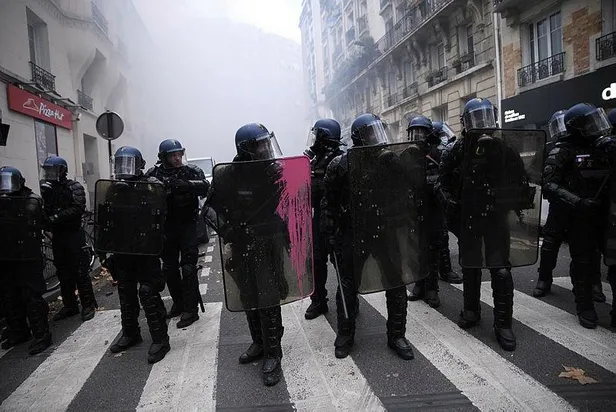 bm-fransayi-uyardi-guvenlik-yasa-tasarisi-muslumanlarin-fislenmesine-yol-acabilir-1607530918047.jpeg BM Fransa'yı uyardı: Güvenlik yasa tasarısı Müslümanların fişlenmesine yol açabilir-5