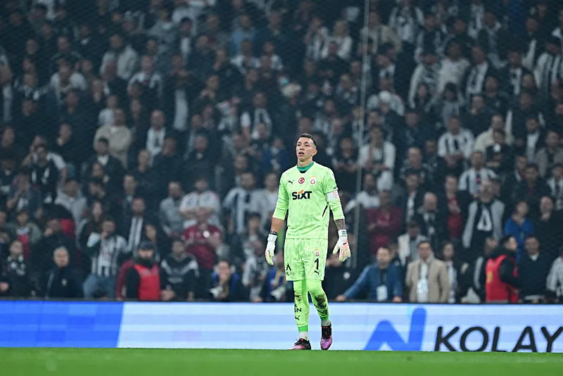 Galatasaray'da 11 ayrılık birden! Yıldızlar tek tek yolcu - 14