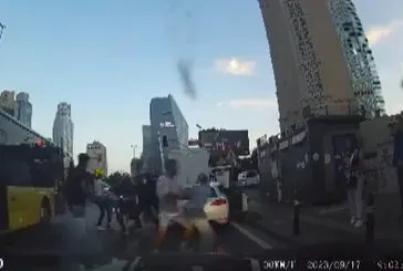 Yol ortasında tekme tokat kavga!