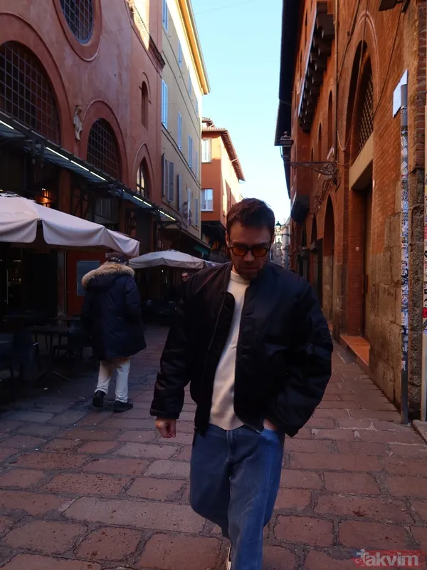 Murat Dalkılıç pantolonundaki ıslaklığı açıkladı: “Annem sahnede altıma yaptığımı zannetmiş” - 3