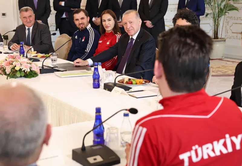 Başkan Erdoğan'dan '19 Mayıs Gençlik Buluşması'nda önemli açıklamalar | 'Kenetlenin' çağrısı... "Kardeşlik hukukunuzu geliştirin"-8