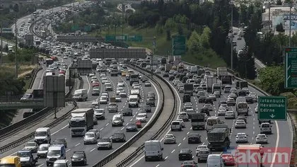 İstanbul’da beklenen yağış başladı trafik yoğunluğu yüzde 90’lara ulaştı