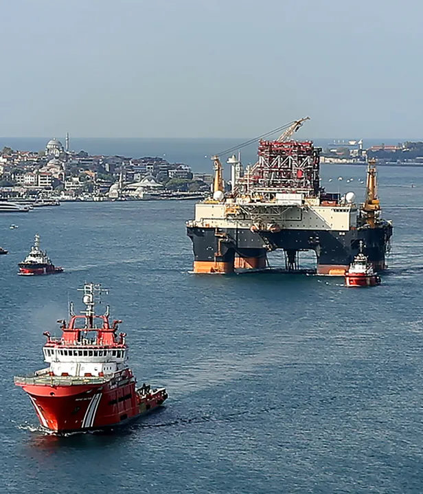 Dev petrol arama platformu İstanbul Boğazı'nda-6