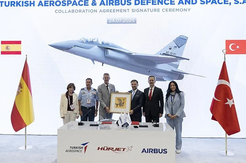 TUSAŞ, HÜRJET'in ihracatına yönelik Airbus ile yeni anlaşma imzaladı. (DHA)