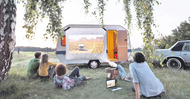 Bahçede, yolda, plajda, balkonda! Dev ekran keyfini doyasıya çıkaracaksınız | Teknoloji haberleri