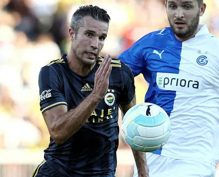 Persie’nin karın ağrısı buymuş!