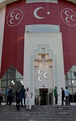 Adalet Bakanı Gül  MHP Genel Merkezi'nde
