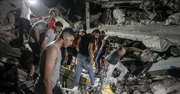 Katliam karşısında vicdan azabı! Siyonist İsrail’in katliamlarına dayanamayan BBC çalışanları katledilen sivillere ağlıyor